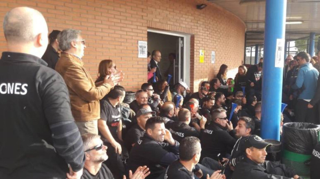 Tu familia te espera en casa. Nosotros te cubrimos en el trabajo.